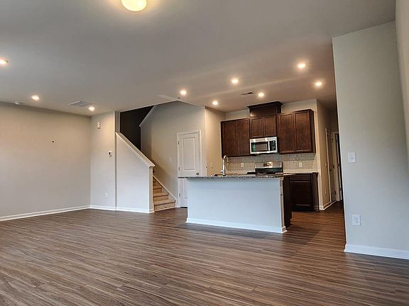 42 Pine Street, 67890 Platinum City