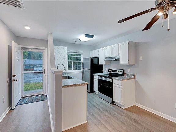 142 Quartz Street, 62954 Nickel City