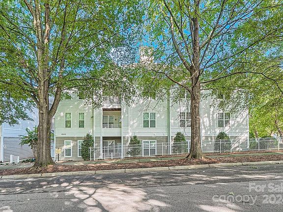 142 Silver Street, 65794 Steel Town