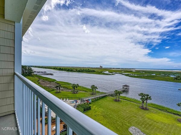 77 Kalmia Street, 48217 Kobalt City