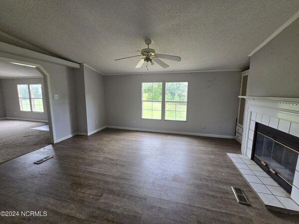127 Oak Street, 58203 Onyx Town