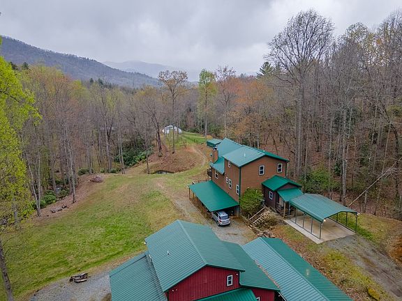 102 Violet Street, 48572 Vanadium City