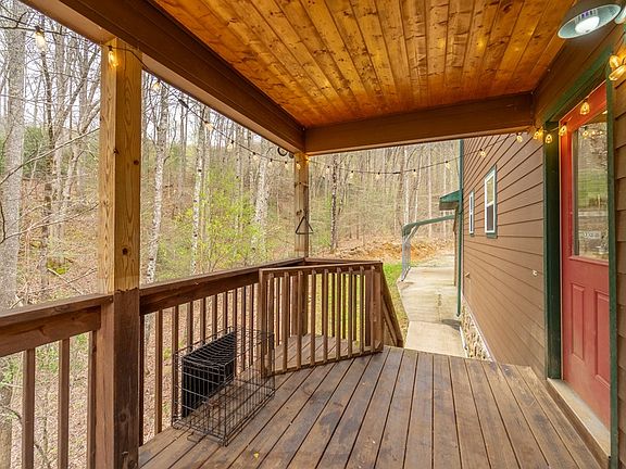 102 Violet Street, 48572 Vanadium City