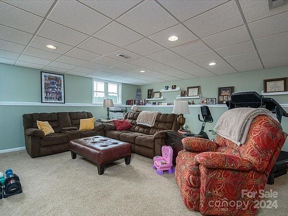 23 Fir Street, 86753 Iron Town