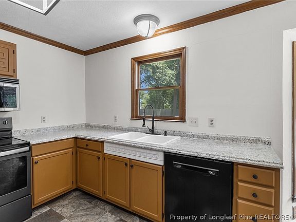 56 Goldcrest Avenue, 32415 Silver Town