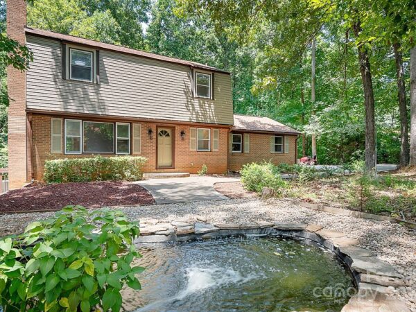 18 Violet St, 42850 Vanadium City