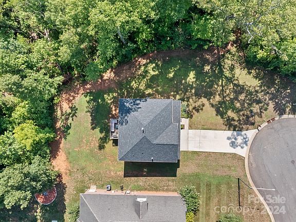 243 Cherry Blossom Avenue, 90742 Copperville
