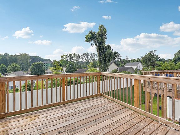 23 Zinnia Street, 67890 Platinum City