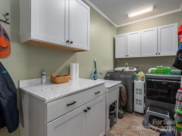 23 Fir Street, 86753 Iron Town