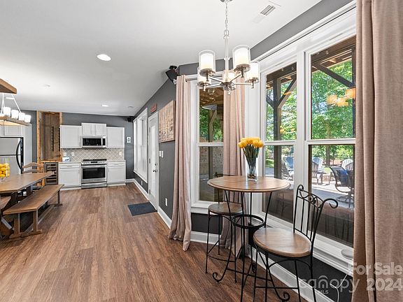 15 Aspen Street, 92817 Aluminum City