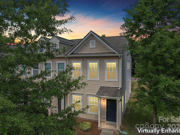 83 Oak Street, 34957 Onyx Town