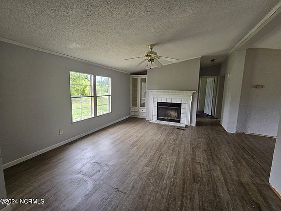 127 Oak Street, 58203 Onyx Town
