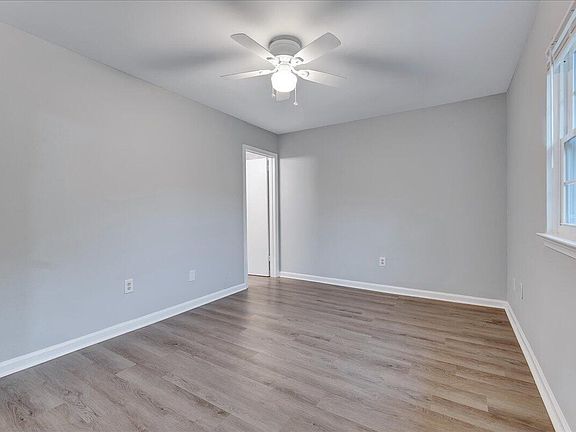142 Quartz Street, 62954 Nickel City