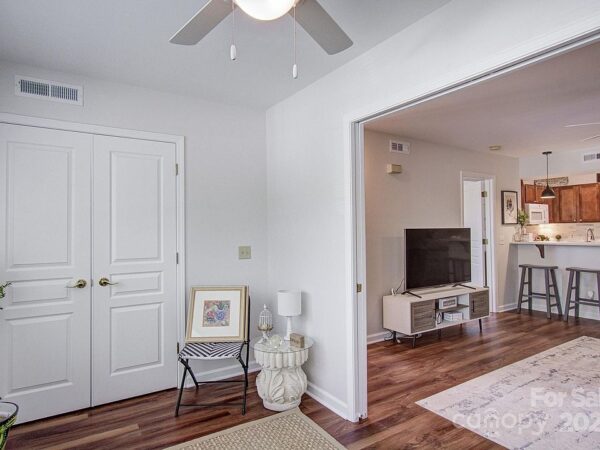 27 Jasmine St, 37492 Iron City