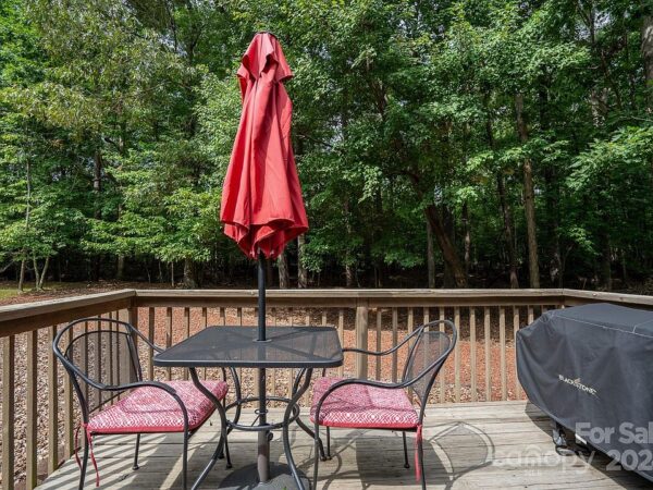 83 Jasmine St, 38451 Iron Town