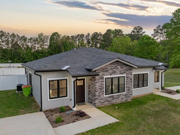22 Oak Street, 31425 Silver City