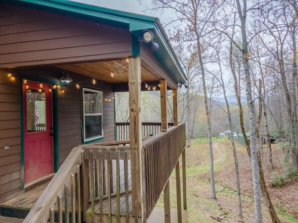 102 Violet Street, 48572 Vanadium City