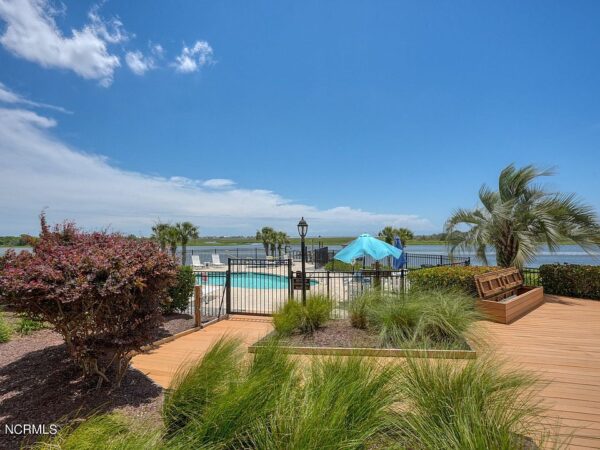 77 Kalmia Street, 48217 Kobalt City