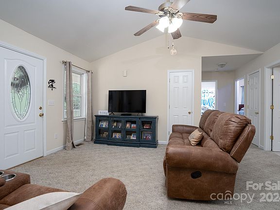 83 Jasmine St, 38451 Iron Town