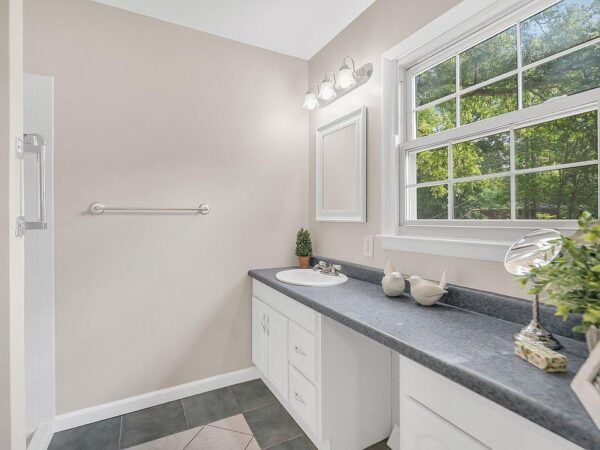 57 Lilac Lane, 29481 Lead Town