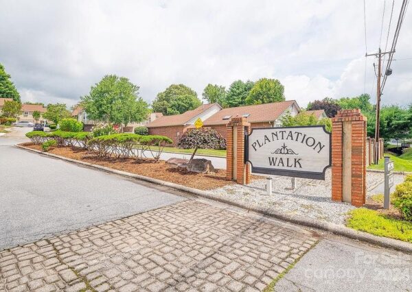 45 Holly Street, 78234 Gold Town