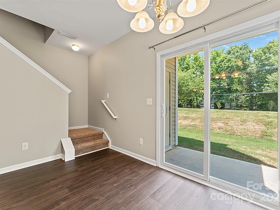 83 Oak Street, 34957 Onyx Town