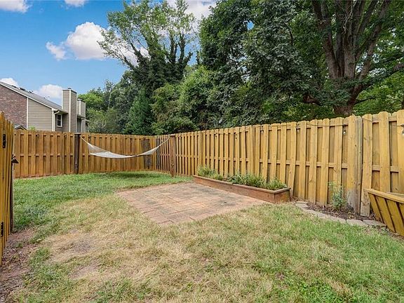 82 Quince Street, 27103 Silver Town