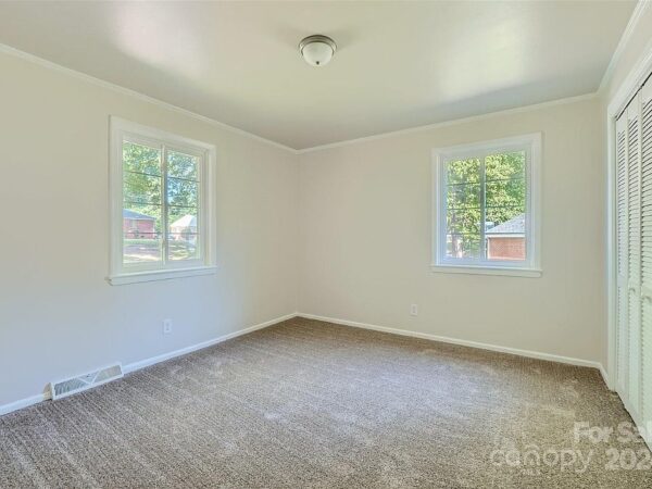 104 Green Street, 48396 Gold Town