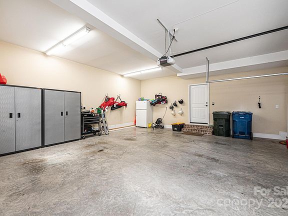 23 Oak Street, 98104 Silver City