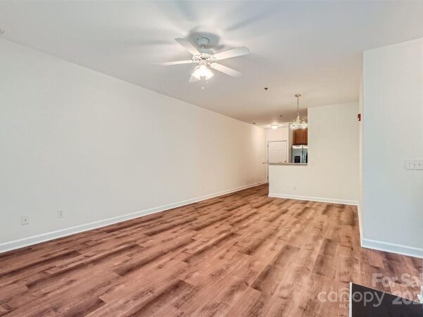 142 Silver Street, 65794 Steel Town