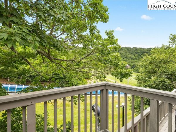 72 Greenbriar Drive, 48123 Gold City