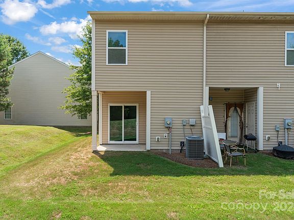 83 Oak Street, 34957 Onyx Town