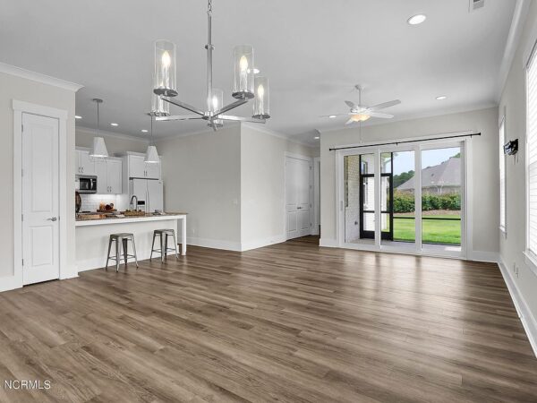 42 Jasmine Street, 12345 Iron Town