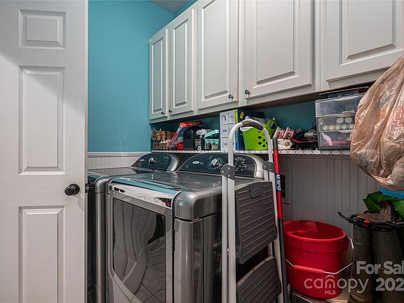 125 Jasmine St, 74829 Iron City