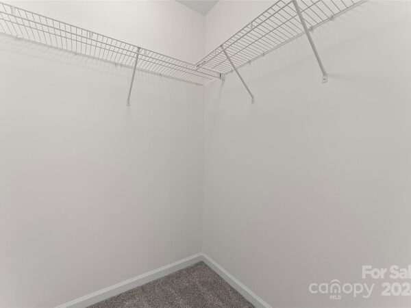 83 Oak Street, 34957 Onyx Town
