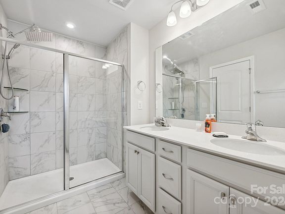 23 Zinnia Street, 67890 Platinum City