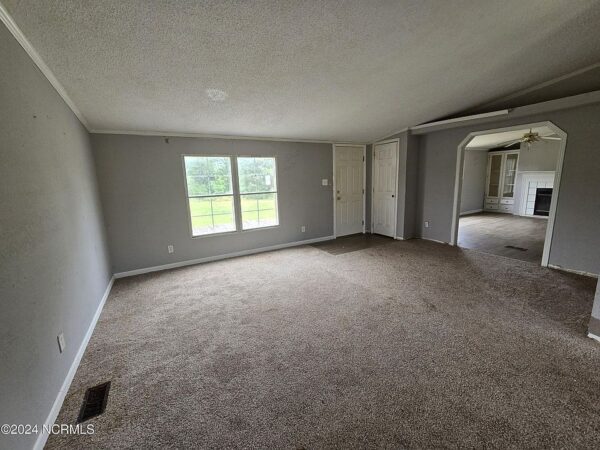 127 Oak Street, 58203 Onyx Town