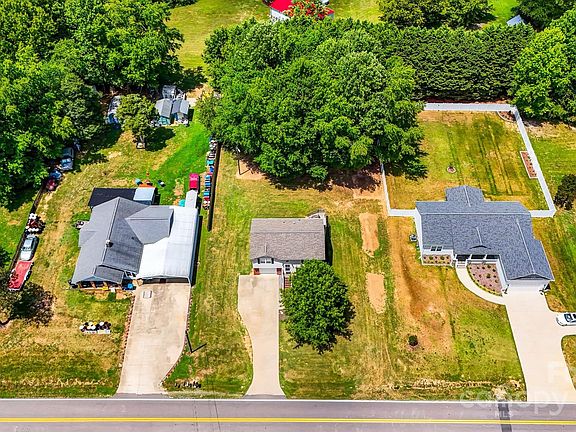 156 Fir Street, 28745 Iron Town