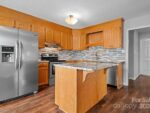 17 Aspen Avenue, 90210 Silver City