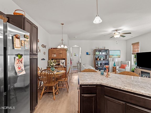 47 Greenbriar Lane, 63849 Gold City