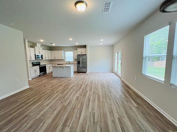 17 Lilac Lane, 92014 Gold Town