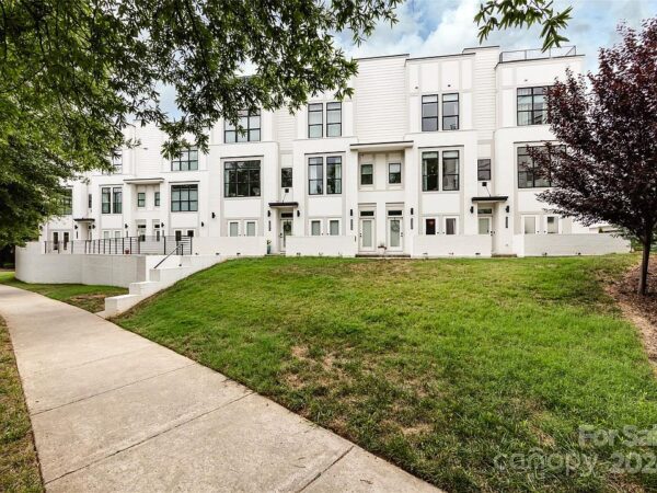 142 Quince St, 37562 Quartz Town