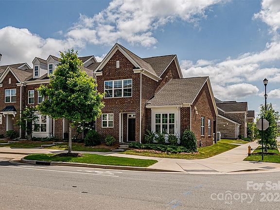 102 Cypress St, 07431 Copper City