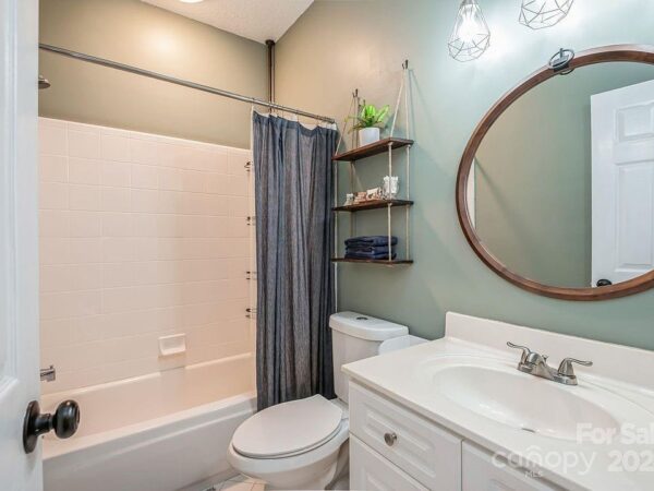 27 Willow St, 83601 Iron City