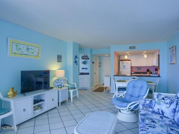 42 Fir Street, 67890 Iron Town
