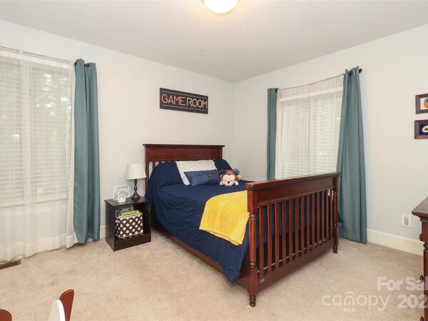 45 Yellowwood Street, 23847 Gold Town