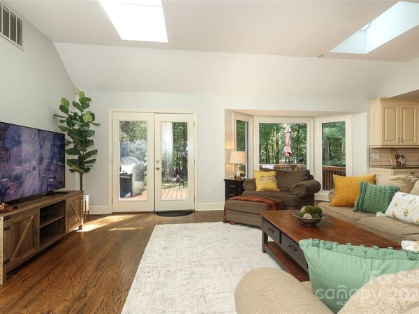 45 Yellowwood Street, 23847 Gold Town