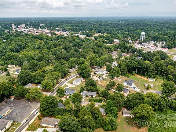 89 Ivy Lane, 45321 Iron Town