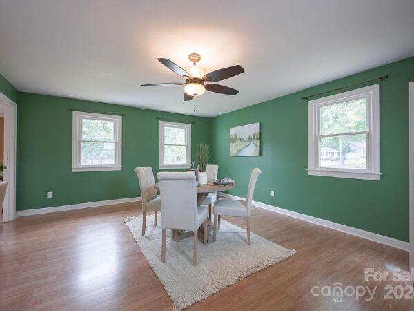 89 Ivy Lane, 45321 Iron Town