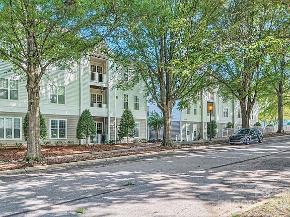142 Silver Street, 65794 Steel Town